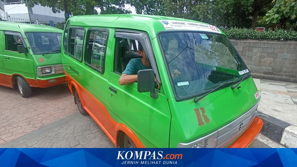 Depok AC Angkot Service Ceases Operations, Losses Since 2023