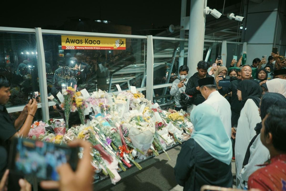Bouquets in East Bekasi: Silent Bonds Remembering 16 Resilient Women
