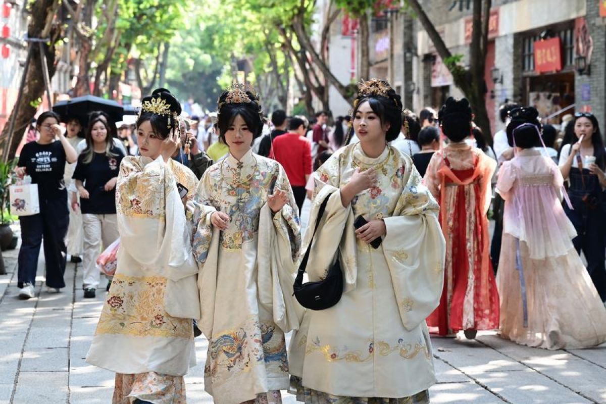 China Records Surge in New Consumption Trends During Labour Day Holiday
