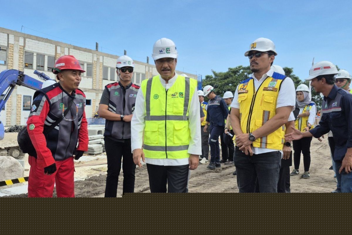 Gus Ipul Emphasises Corruption-Free Procurement for People's Schools