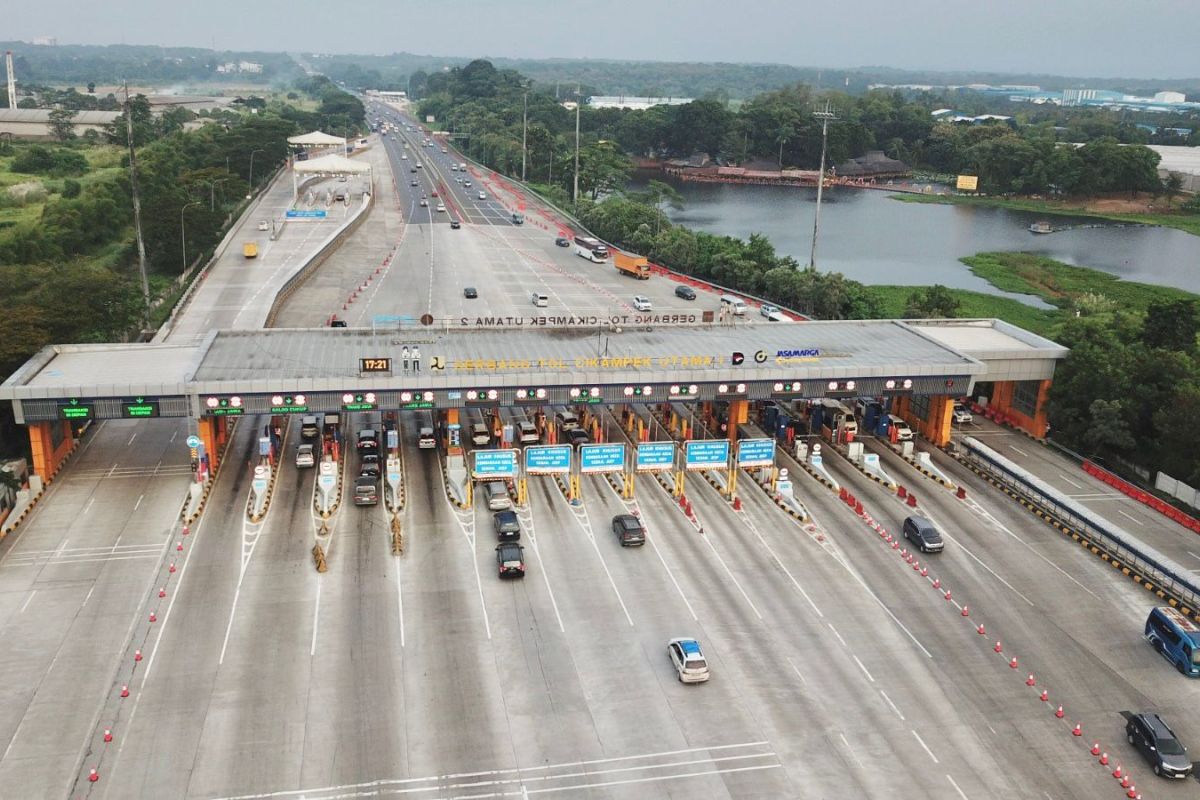 Jasamarga: 99,000 Vehicles Crowd Trans-Java Toll Road During Long Holiday