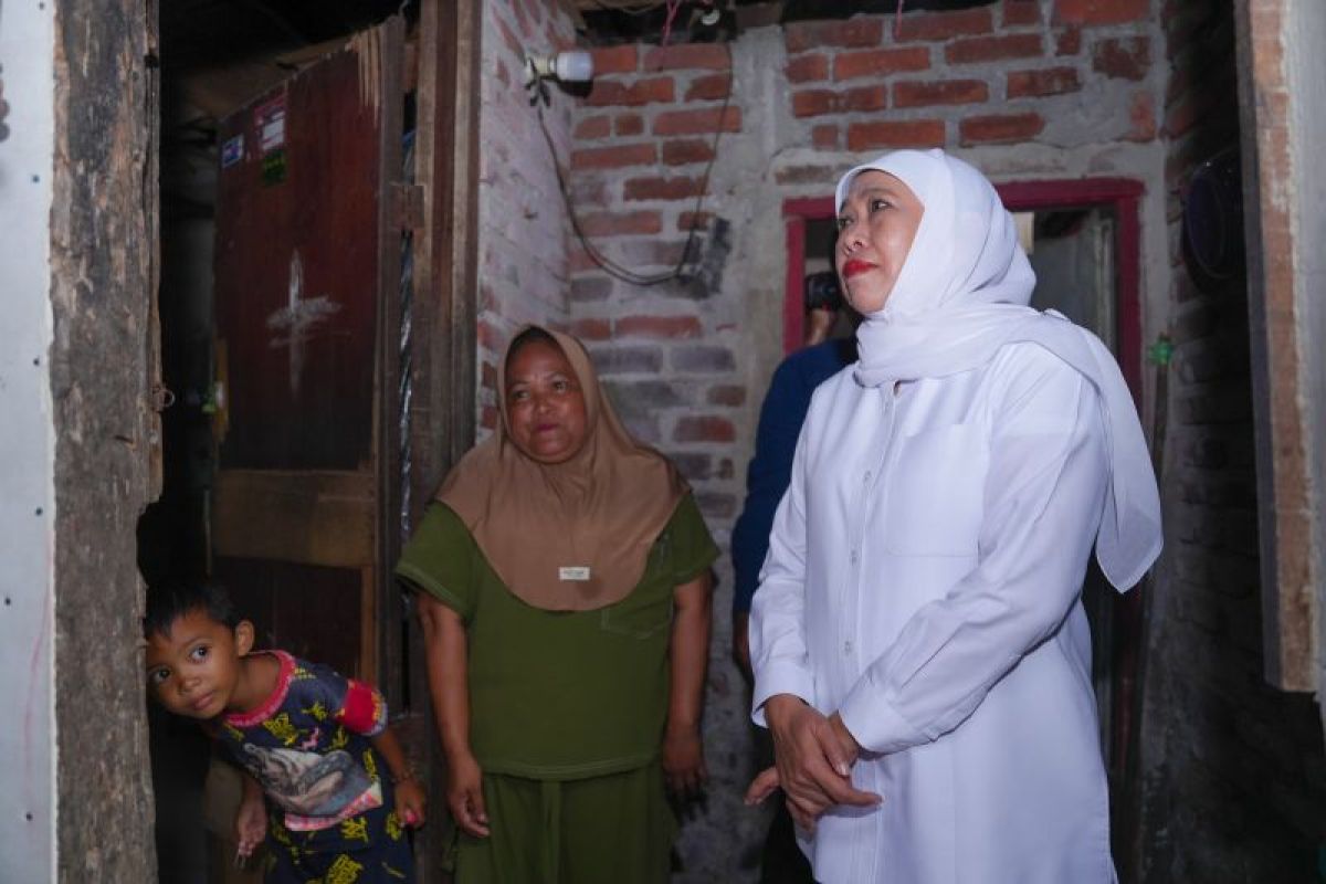 Khofifah Views BSPS as Reducing Poverty and Strengthening the Economy
