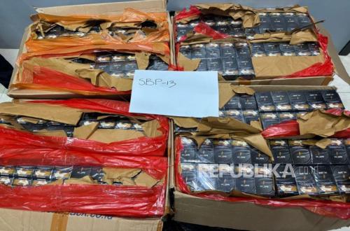 Maluku Customs Office Seizes 64,000 Illegal Cigarettes in Shipment Package
