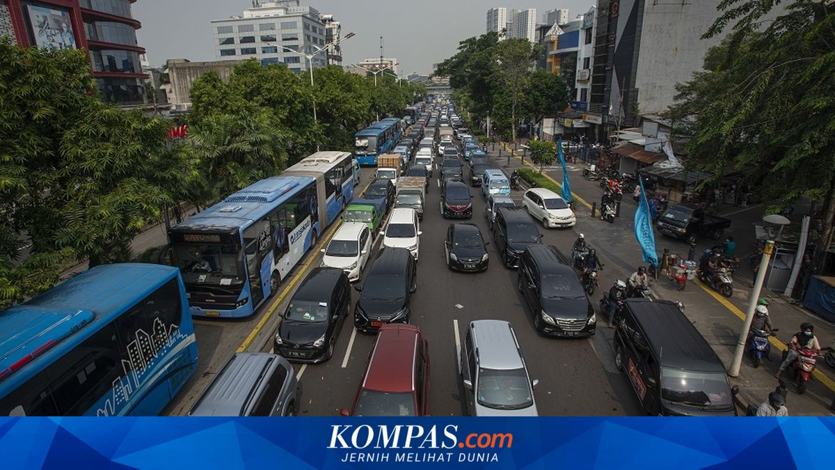 Sudirman Traffic Engineered Until 5 May, One Lane to Semanggi Closed