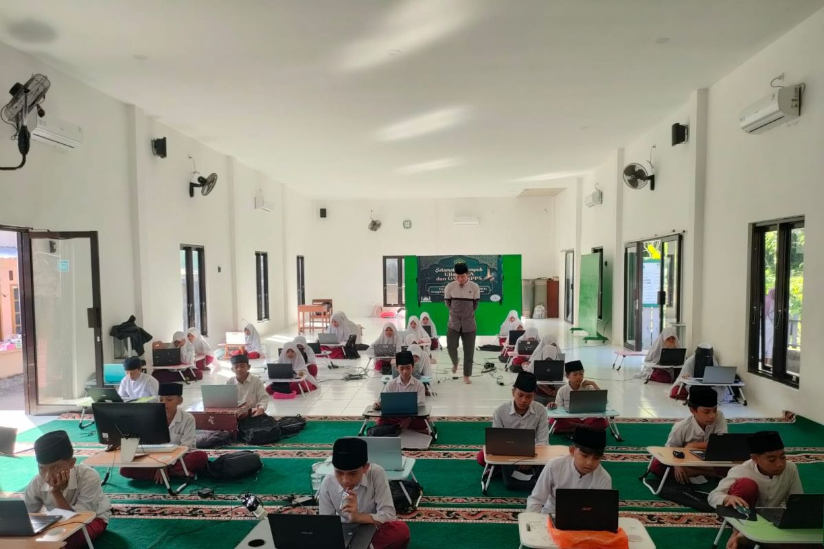 National Final Exam for Salafiyah Pesantren Boarding School Equivalence Education at Elementary Level Held, Certificates Nationally Recognised Equivalent to Primary School Graduates