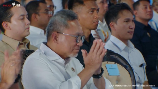 Zulhas Receives New Role from Prabowo to Prevent Indonesia's Rice Fields from 'Disappearing'