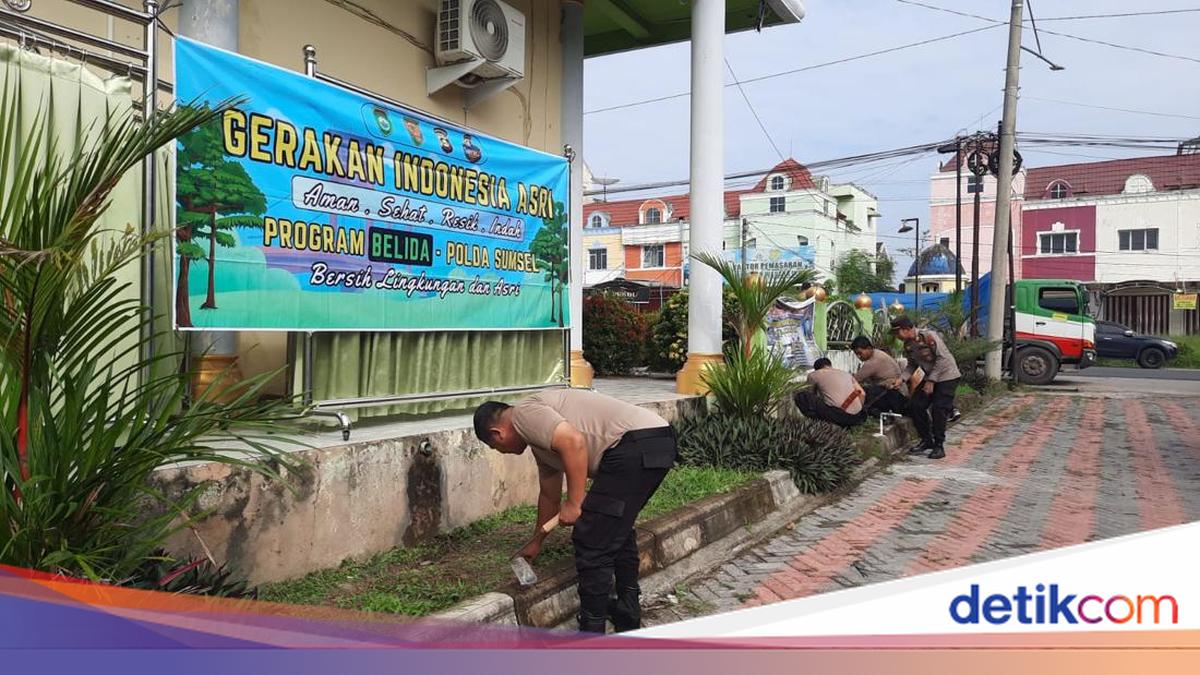 Clean Indonesia Movement: South Sumatra Police Clean Worship Places in Prabumulih