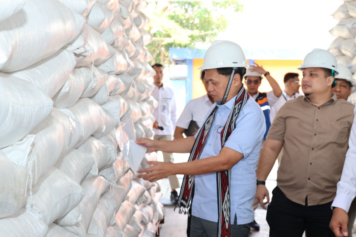 House of Representatives Inspects Bulog Warehouse in Jakarta to Ensure Rice Stock is Secure Ahead of Eid al-Adha