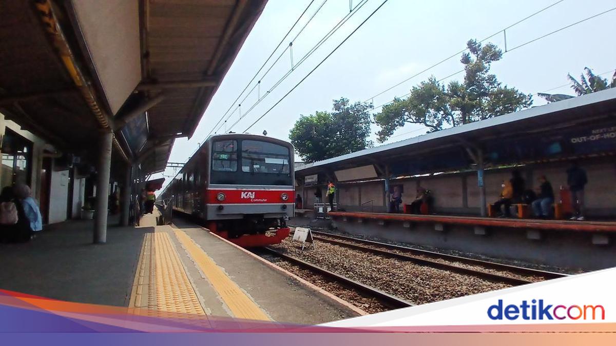 Besides Power Outages, Flooding Submerges Route Between Kebayoran and Pondok Ranji Stations