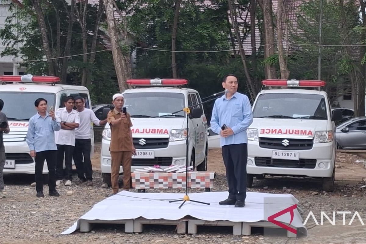 Health Ministry provides 11 ambulances to aid disaster recovery in Aceh Tamiang