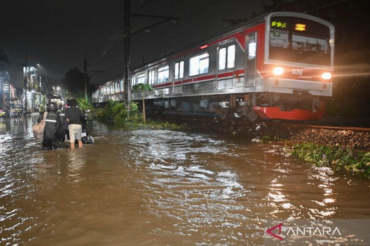 After flooding, KRL service on Kebayoran-Pondok Ranji route resumes operations