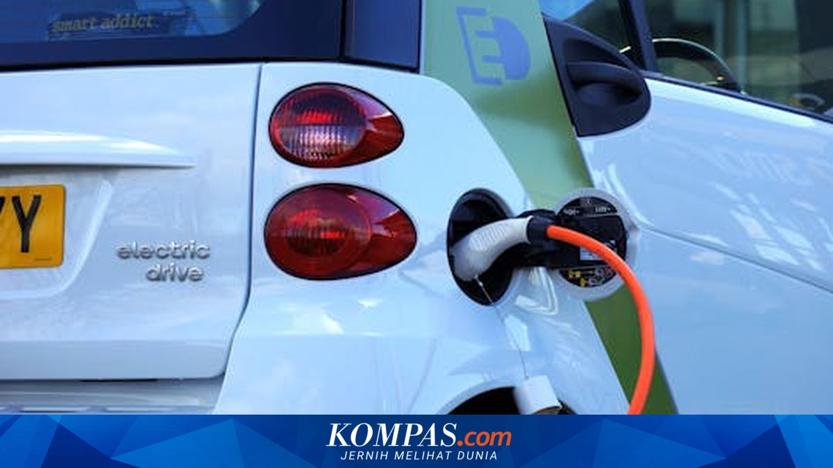 Bahlil Proposes Differentiating Taxes on Fuel and Electric Vehicles
