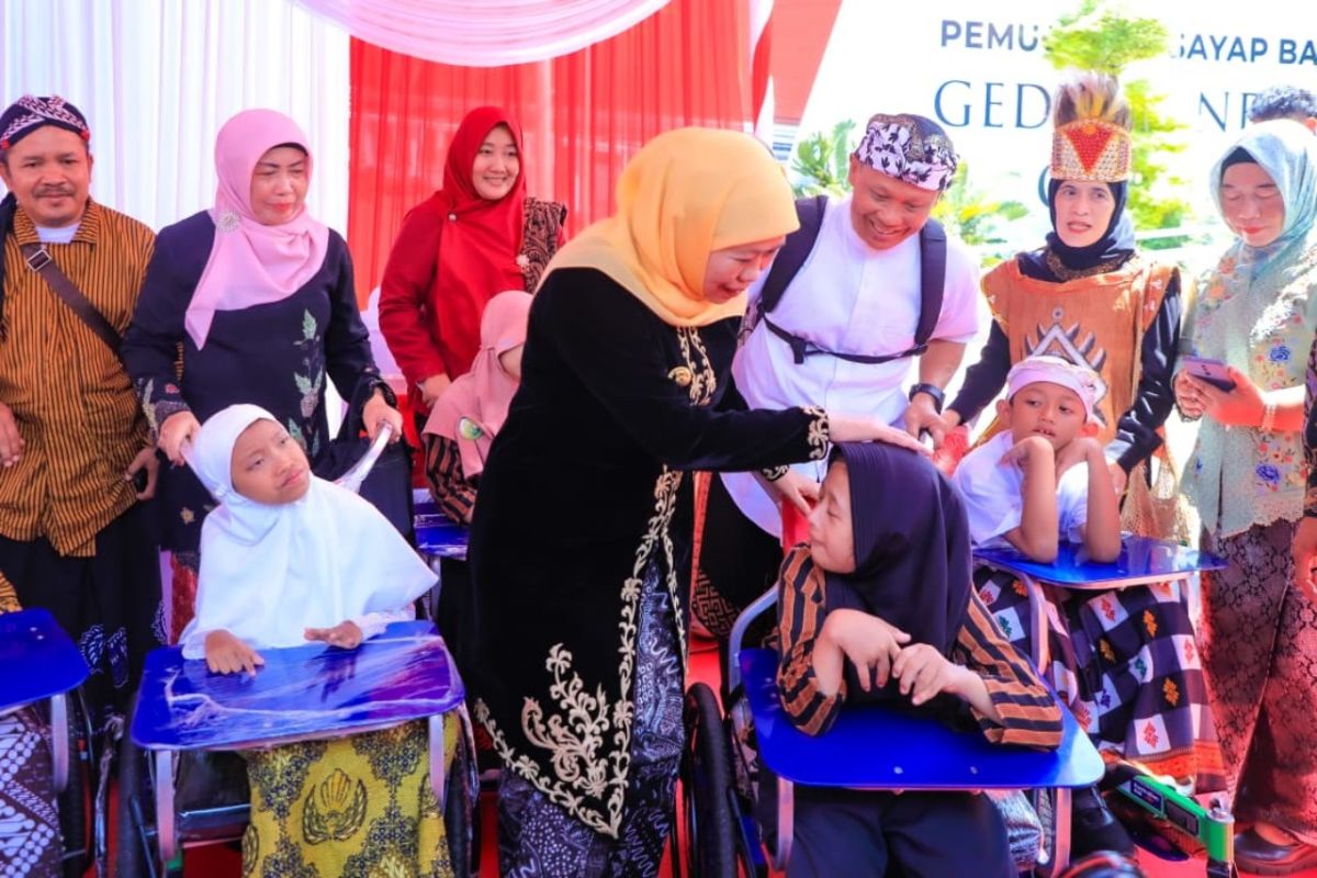 Governor Launches 40 Integrity Schools in East Java