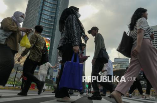 Ahead of Economic Growth Release, Rupiah Hits Rp17,405, IHSG Weakens