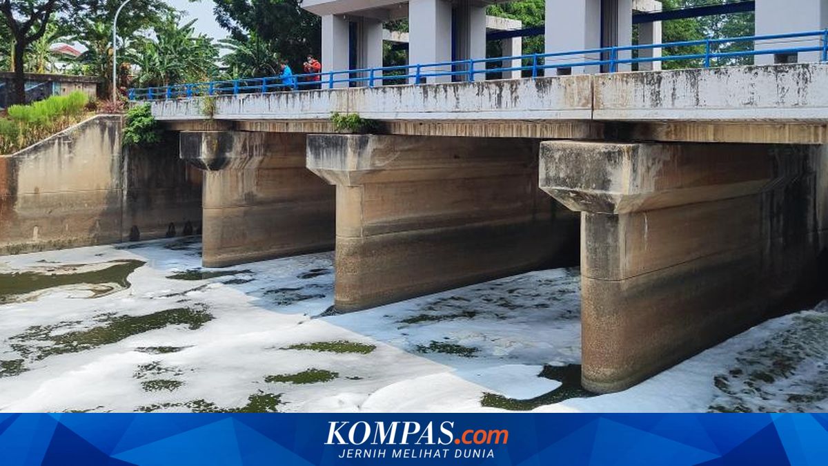 Angke Hulu Water Gate on Alert Level 2, All Other Water Gates Return to Normal