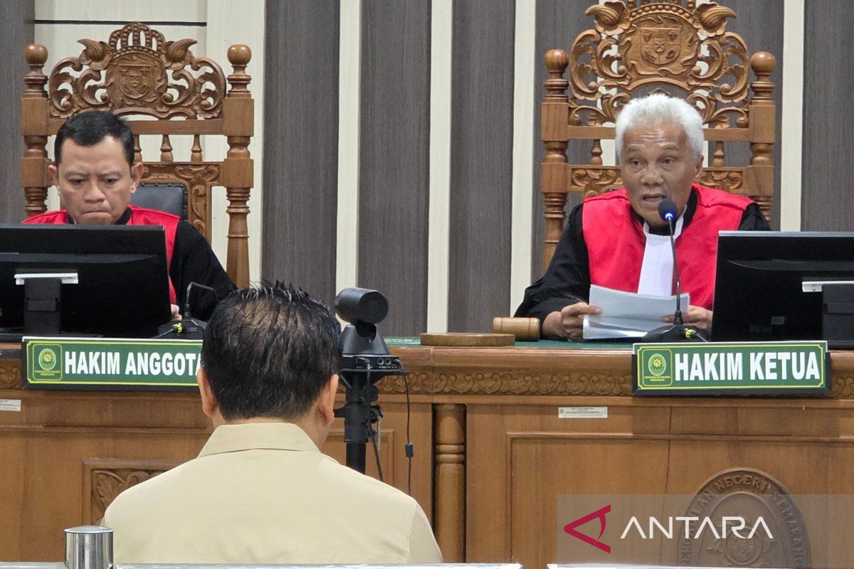 Verdict in case of two Sritex executives postponed due to judge not ready