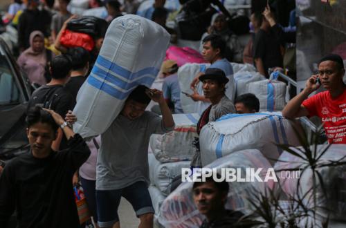 Economy Grows 5.61 Percent, Boosted by Public Consumption