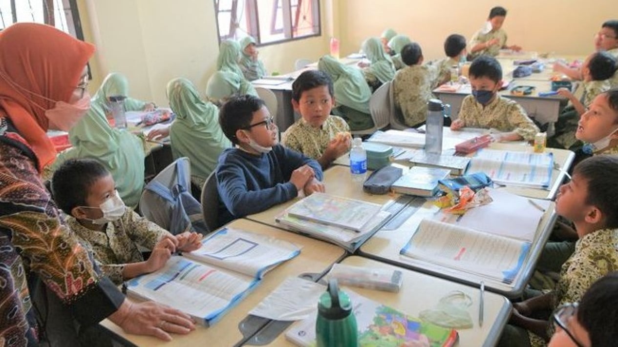 Ministry of Basic and Secondary Education Clarifies Rumours of Non-ASN Teachers Being Laid Off: We Still Need Them