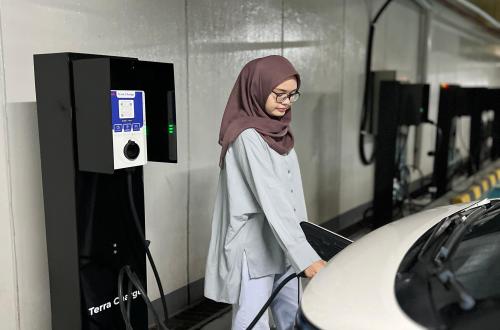 Hormuz Conflict Drives Shift to Electric Vehicles