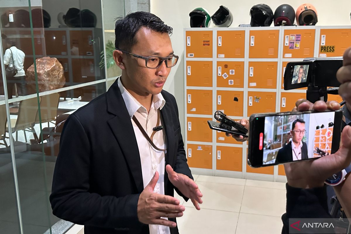 KPK examines Head of Semen Padang Riau Office as witness