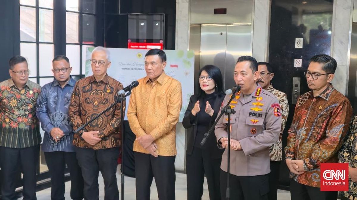 Minister for Political and Security Affairs Jokes About Inauguration of Kompolnas Office on Police Chief's Birthday