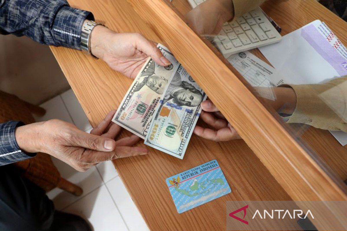 Rupiah Weakens Amid US-Iran Struggle for Control of Strait of Hormuz