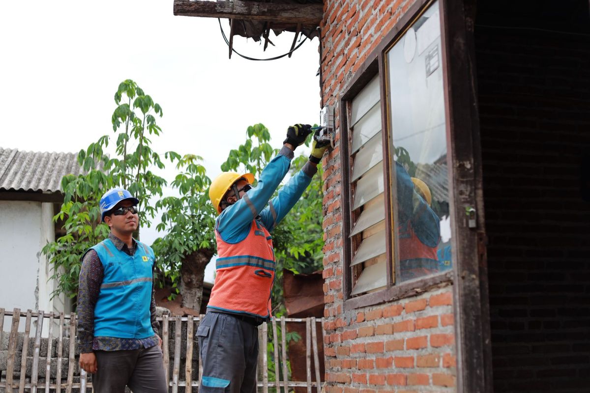 PLN Records 20,007 Customers in East Java Utilising Power Upgrade Promotion