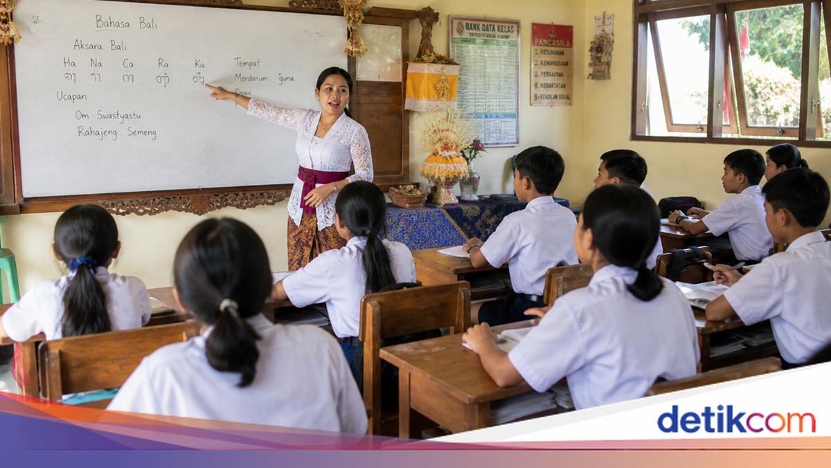 Fate of Non-Civil Servant Teachers in Buleleng Uncertain, Can Only Teach Until End of 2026