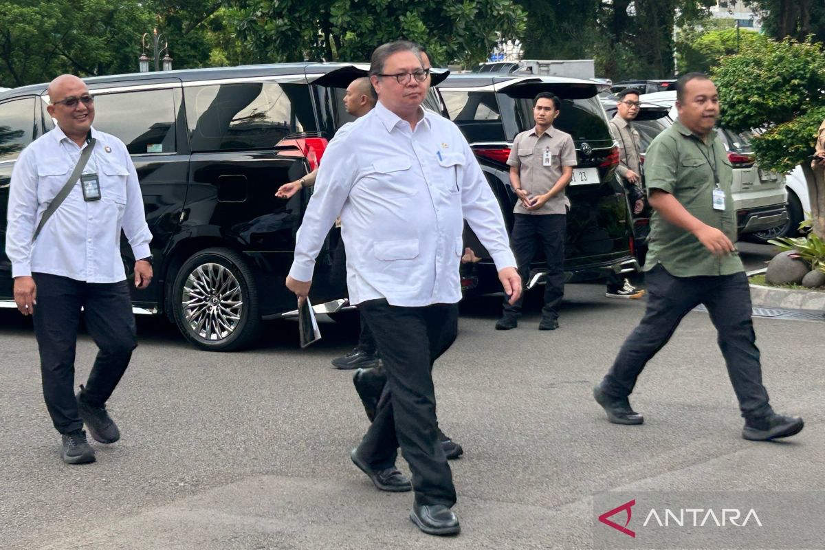 President summons several economic ministers and agency heads
