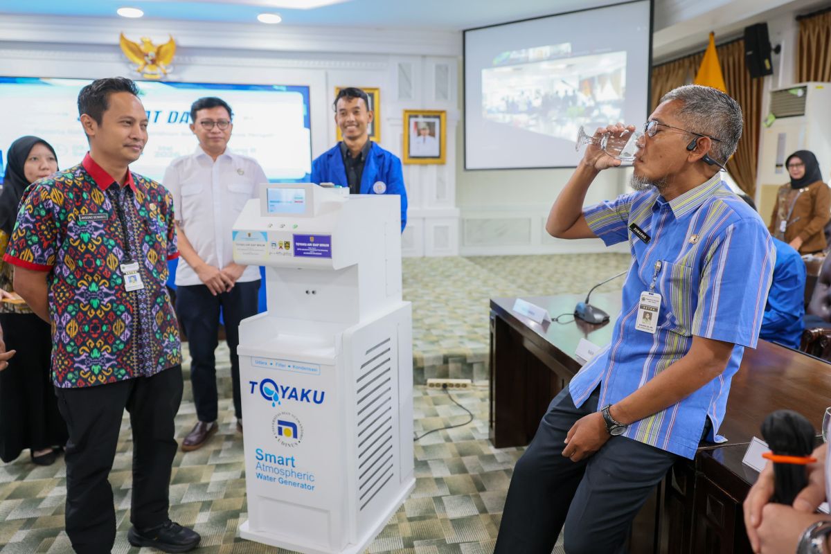 Central Java Provincial Government Receives Grant for Atmospheric Drinking Water Innovation