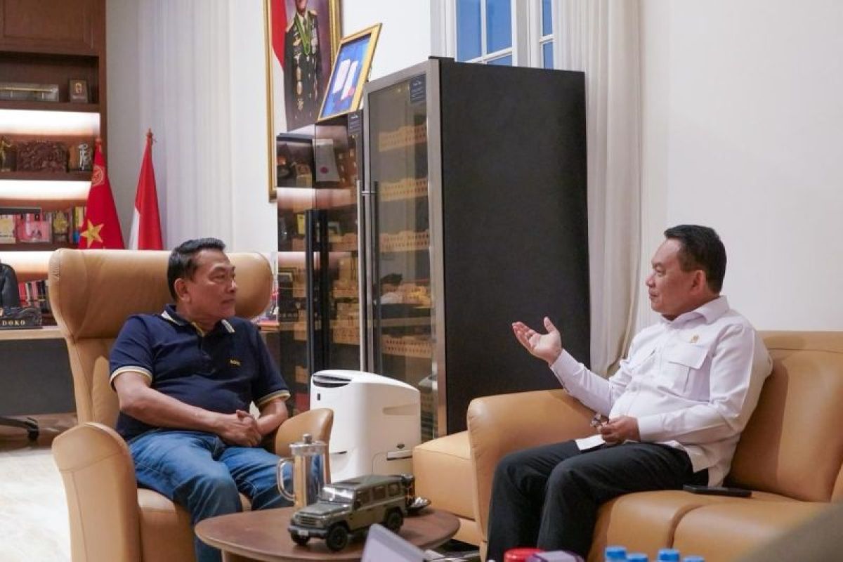 Dudung Meets Moeldoko to Discuss Strategy for Overseeing Priority Programmes