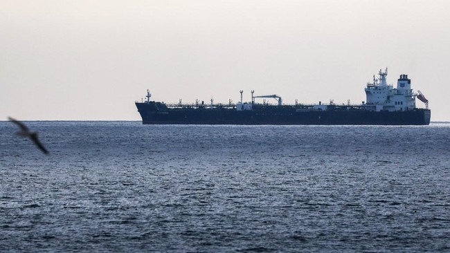Iranian Tanker Breaches Strait of Hormuz and Tracked in Indonesia, Foreign Ministry Responds