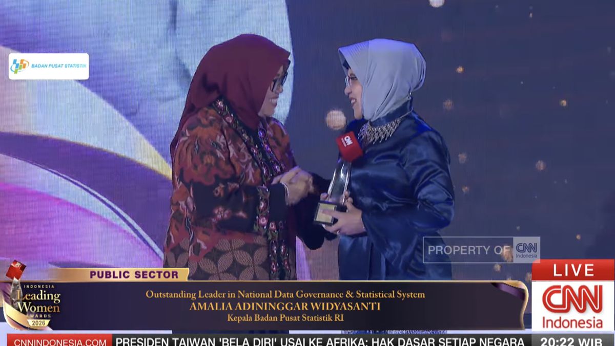 Amalia Adininggar Receives Outstanding Leader in National Data Governance Award