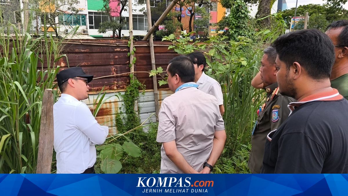 Mud Makes Roads Slippery, Taxi Pool Project in South Tangerang Lacks Drainage