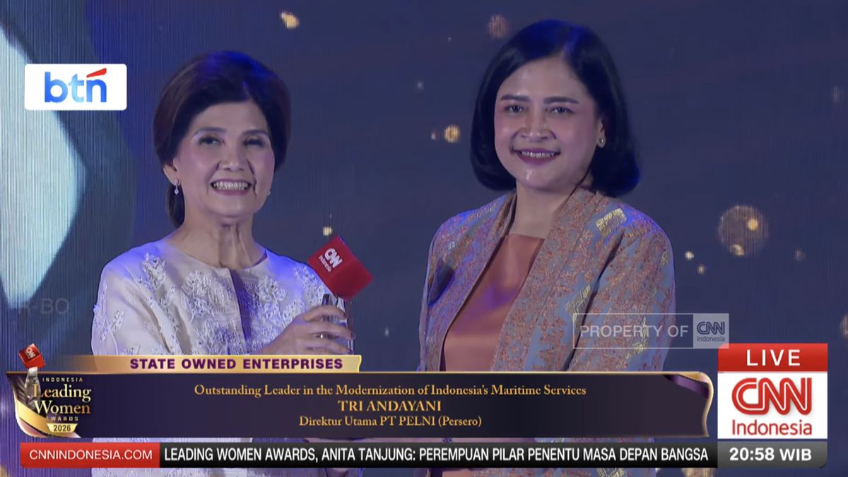 Tri Andayani Receives Award for Modernising Indonesia's Maritime Services