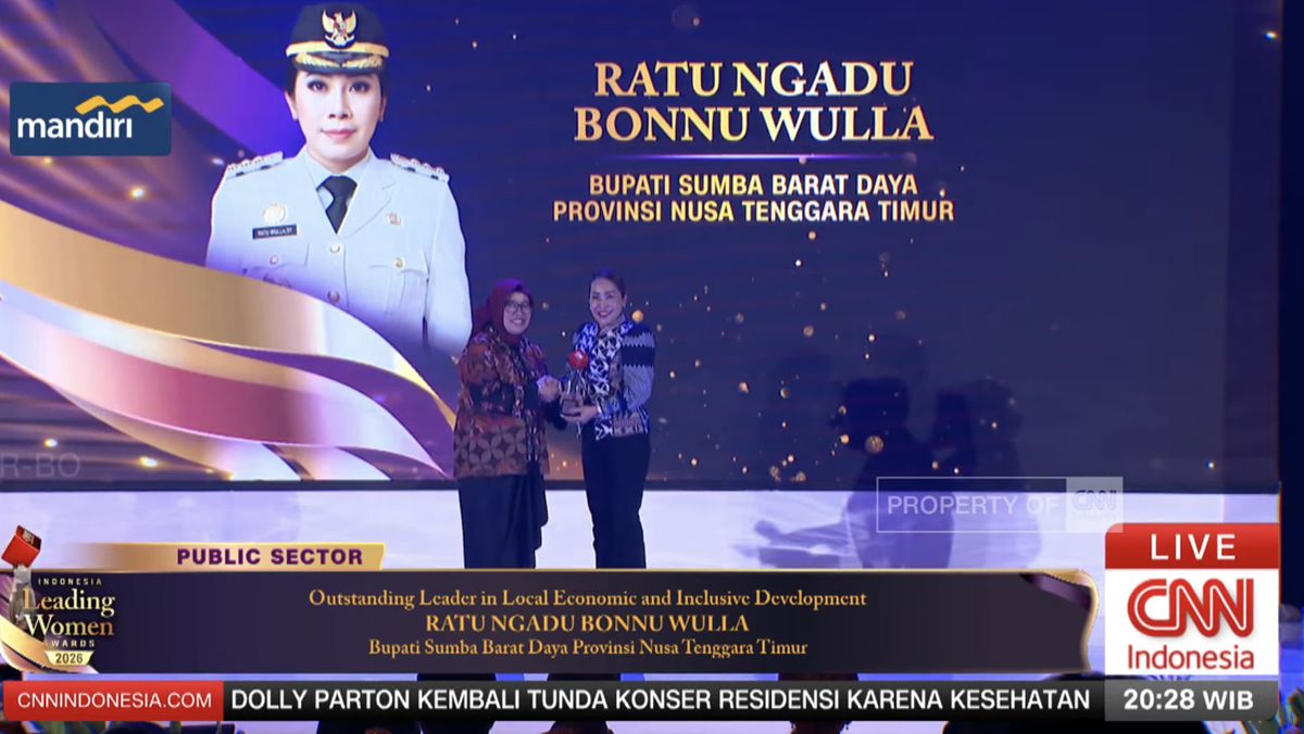 Ratu Wulla Receives Award for Local-Inclusive Economic Development