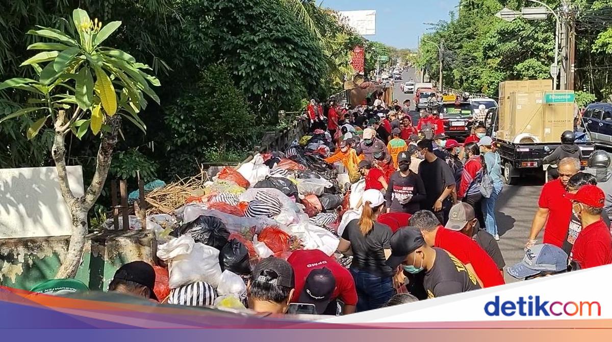 Viral Rubbish Piles in Tabanan Finally Cleared