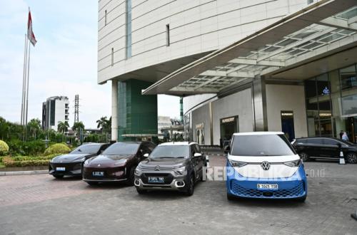 Indomobil Hosts EV Expo at Senayan City, Promoting Public Access to Electric Vehicles