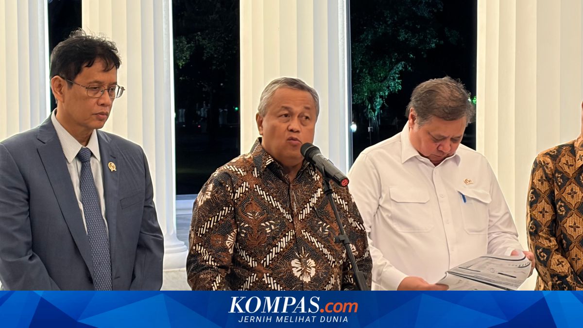 Rupiah Weakens to 17,400 Level, BI Governor Cites Global and Seasonal Factors