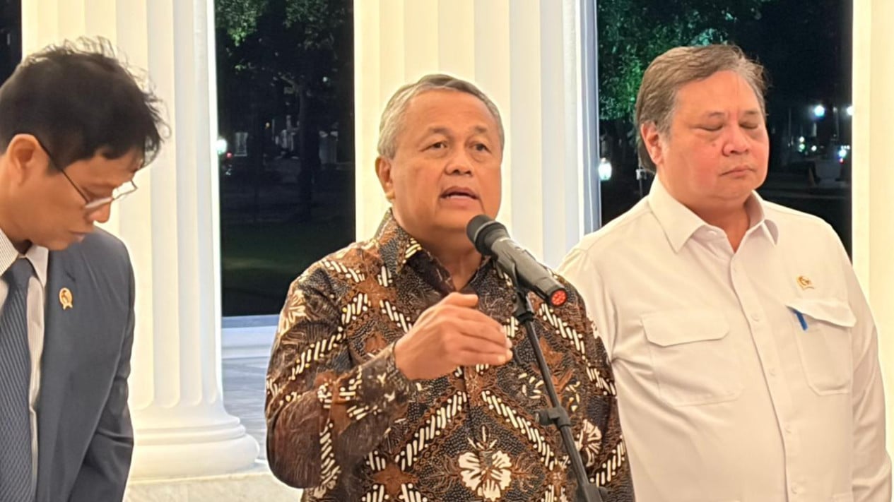 Rupiah Breaches Above Rp 17,400, BI to Further Cut US Dollar Purchase Limit to Maximum US$25,000