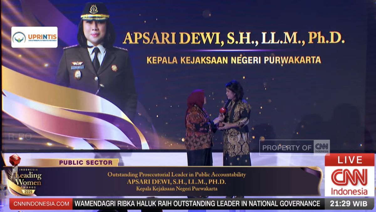 Apsari Dewi Dedicates Leading Women Award to Female Prosecutors