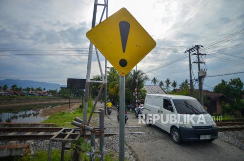 KAI Daop 2 Bandung Closes 38 Unguarded Level Crossings