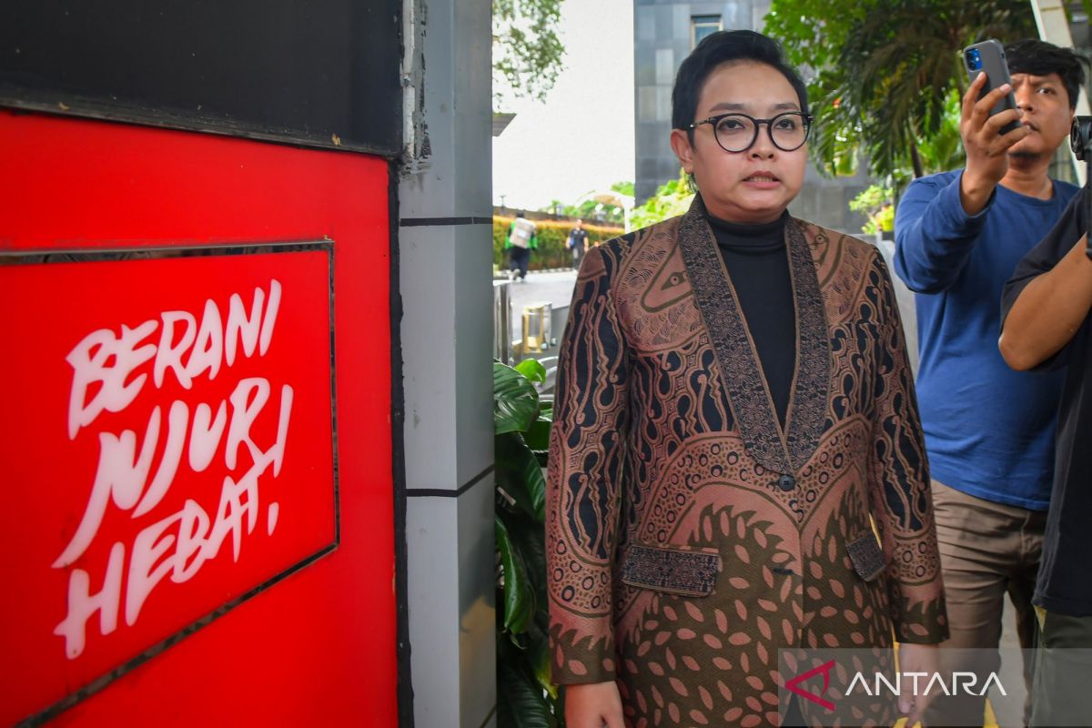 KPK Probes Acting Cilacap Regent's Knowledge of Extortion Practices