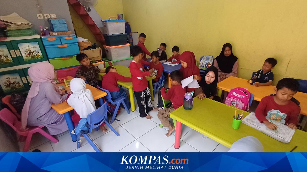 Big Dreams Amid Limitations: The Struggle of a Scavenger's Child Pursuing Education