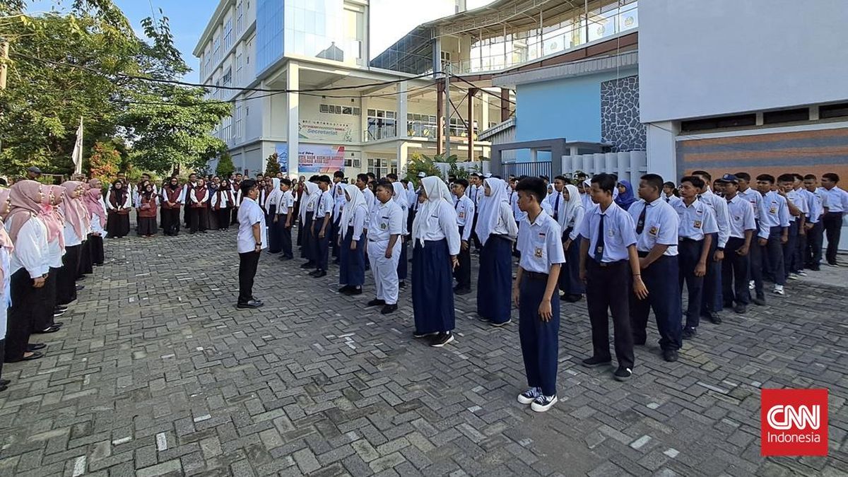 Viral Surabaya Shoe Brand Confirms It Will Not Participate in People's School Procurement