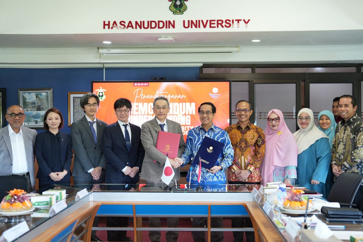 Unhas and Japan's FHU Collaborate on Health Innovation and Human Resources