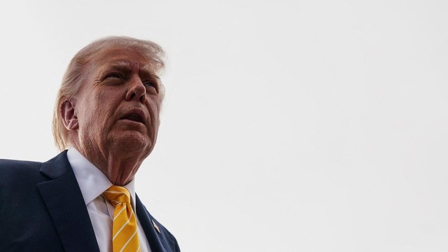 Iran War Becomes Boomerang for Trump, Evidence It Can "Fall While Climbing the Ladder"