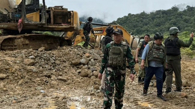 PKH Task Force Raids Illegal Gold Mine in Nabire, Dredger Vessel Seized!