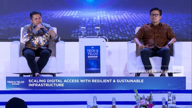 Video: Overcoming Challenges to Expand Digital Access in Industry and Schools in Indonesia