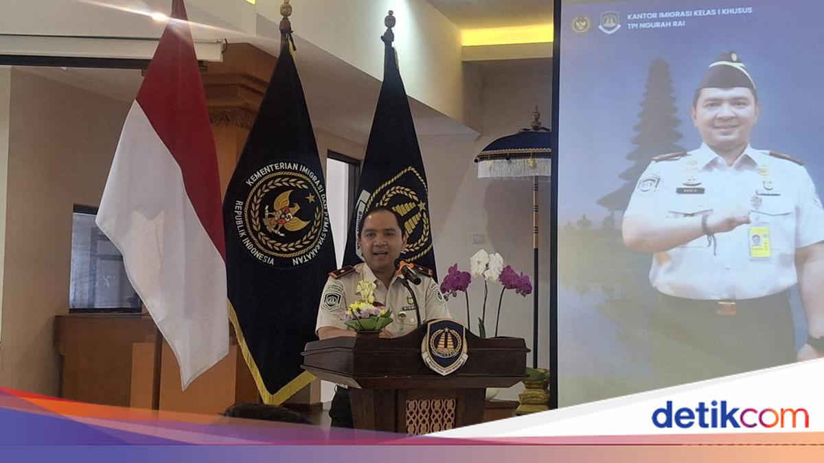 Foreign Tourist Arrivals to Bali Rise 10 Percent, Immigration to Reorganise Desks at Airport